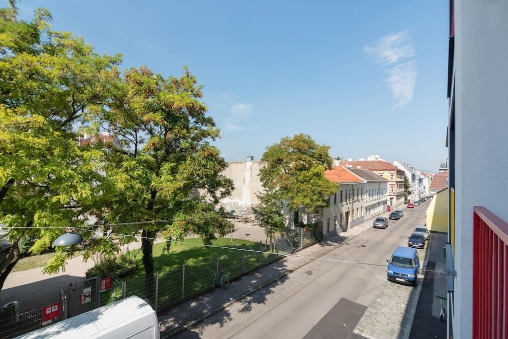 Gruene Und Zentrale Ruhelage Im Neubau Mit Balkon Apartment Vienna Luaran gambar